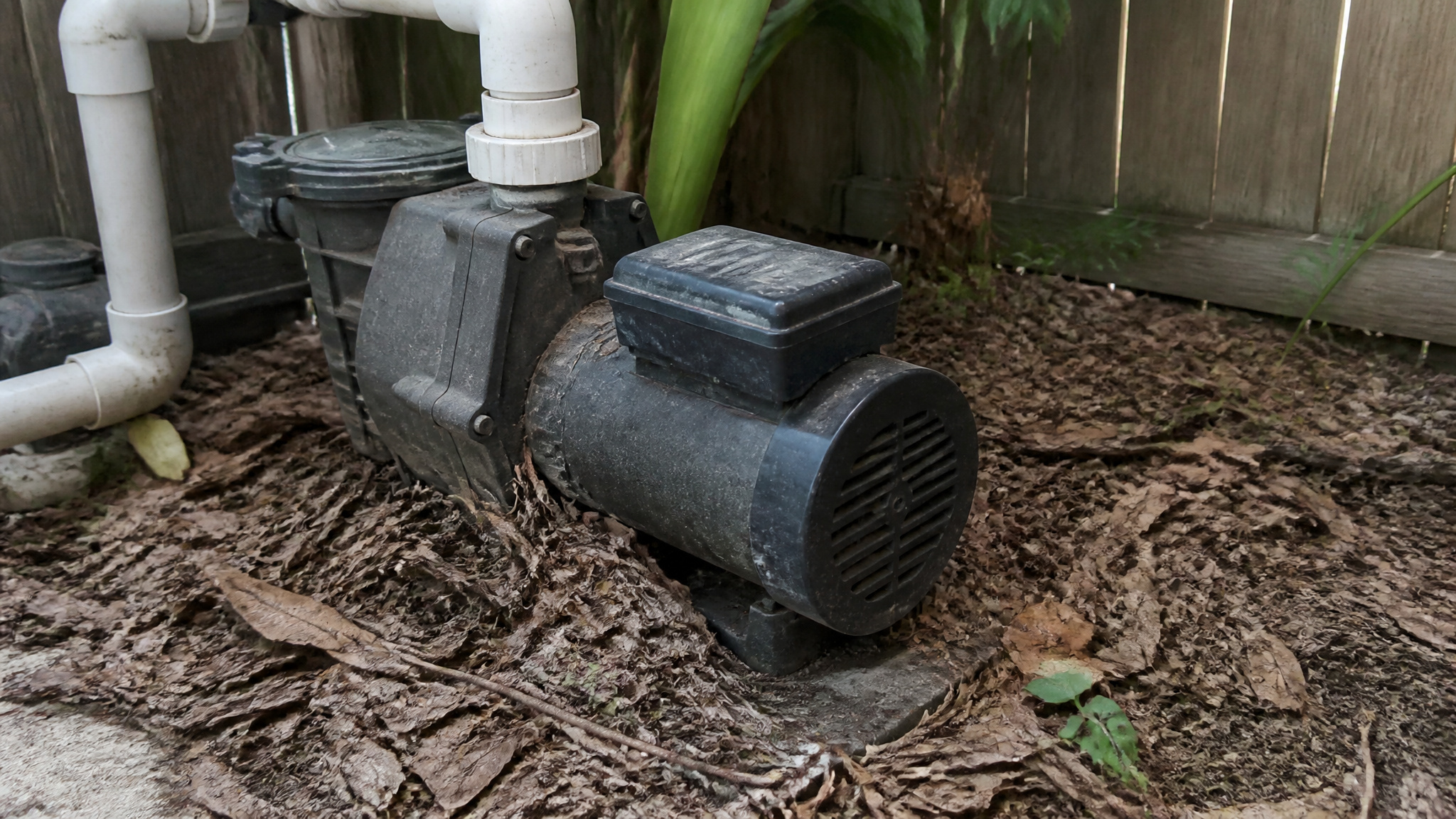 pool pump overheats then shuts