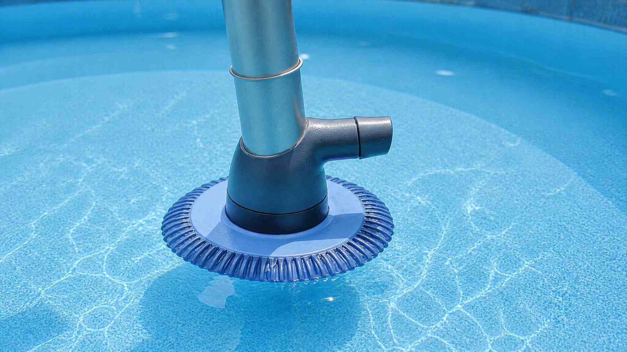 cordless suction captures pool debris